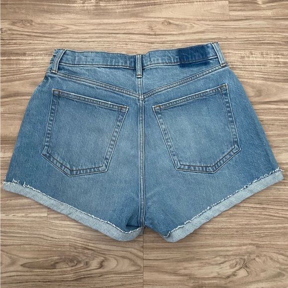 NWT Abercrombie & Fitch Curve Love High Rise Mom Short - Picture 2 of 4